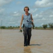 Walking in the water with video gear (Mali, 2003)